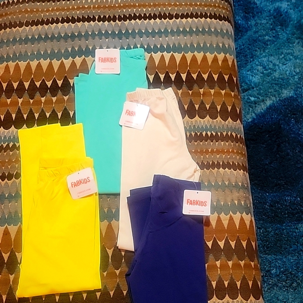 4 pair of little girl leggings